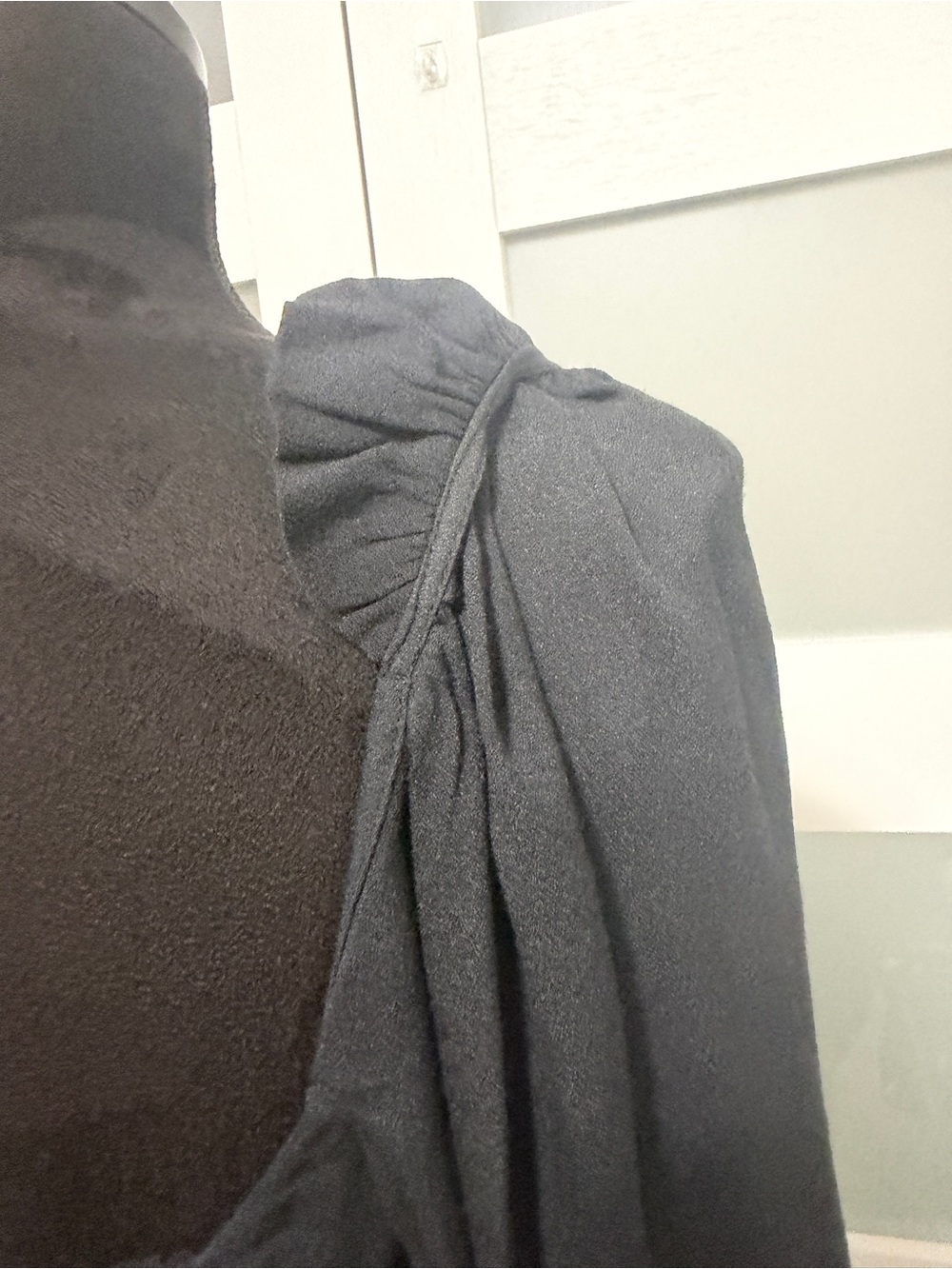 Aritzia Wilfred Novella Puff-sleeve Sweetheart Blouse Black - Picture 7 of 14